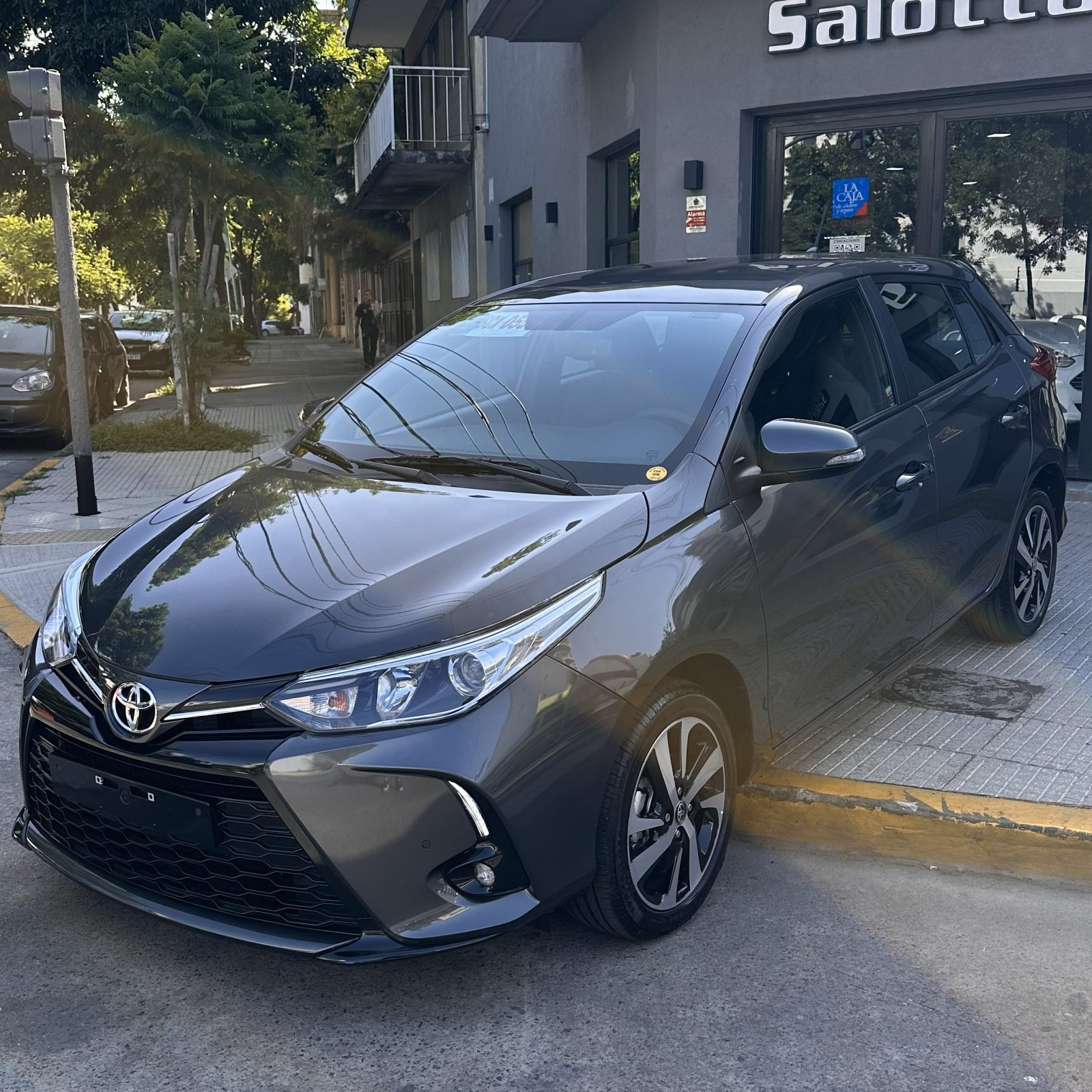 Miniatura 2 de TOYOTA YARIS XLS PACK 1.5 2025