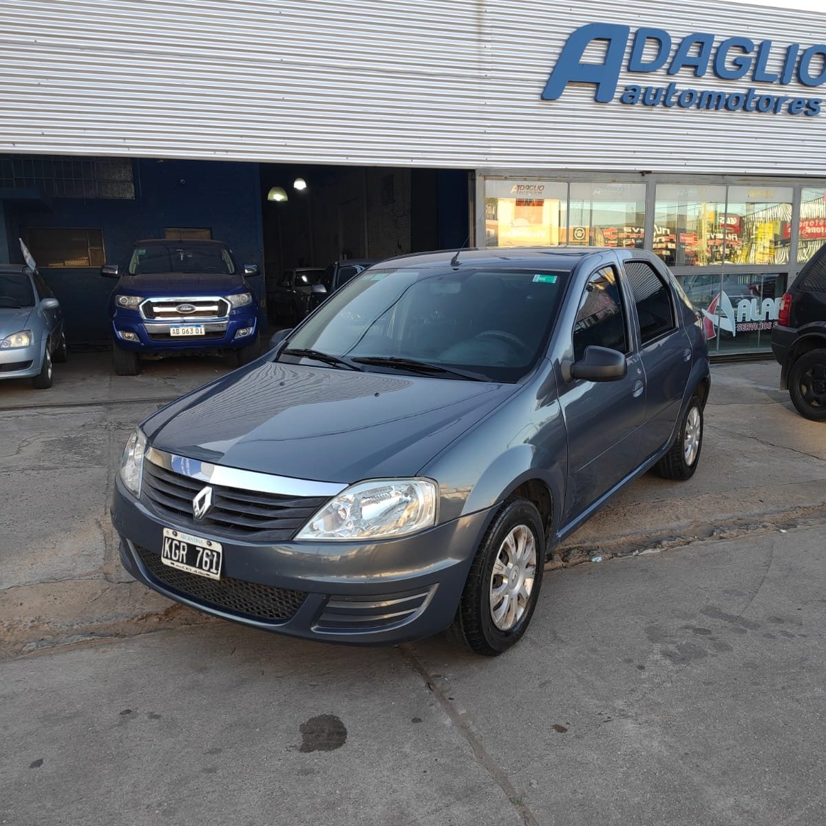 Miniatura 2 de RENAULT LOGAN COMFORT 2011