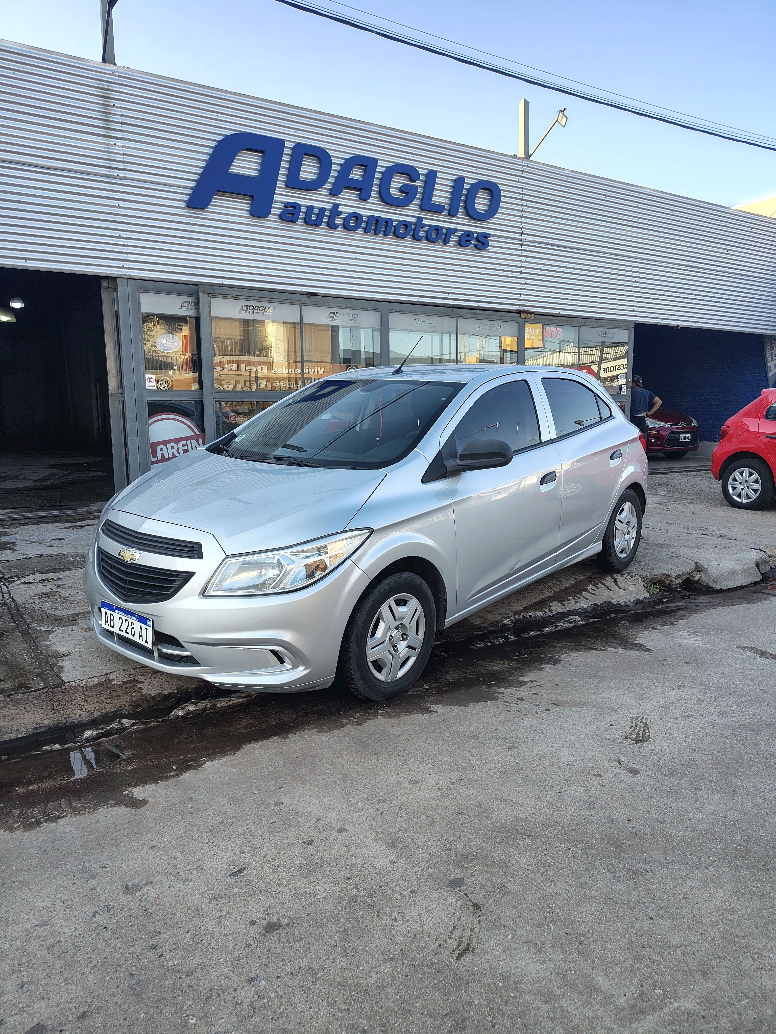 Miniatura 2 de CHEVROLET ONIX JOY PLUS 2017