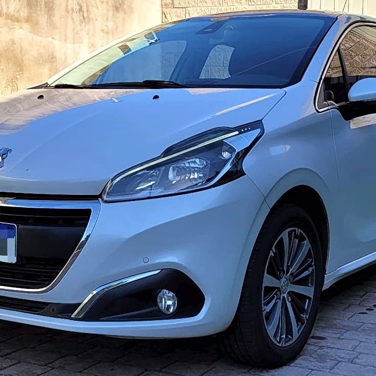 Miniatura 2 de PEUGEOT 208 FELINE 2018