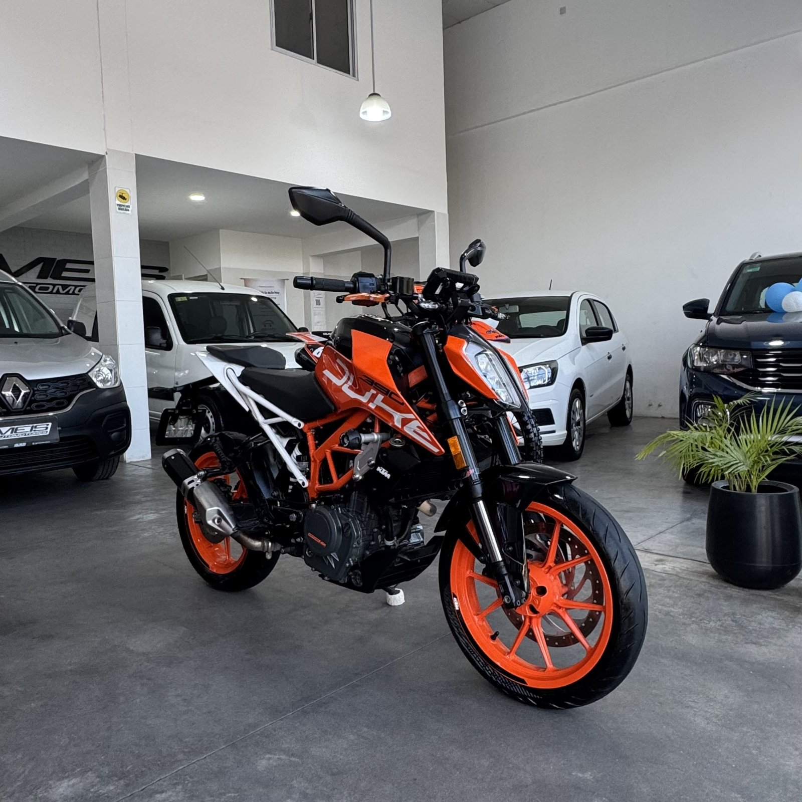 Miniatura 2 de KTM DUKE 390 2019
