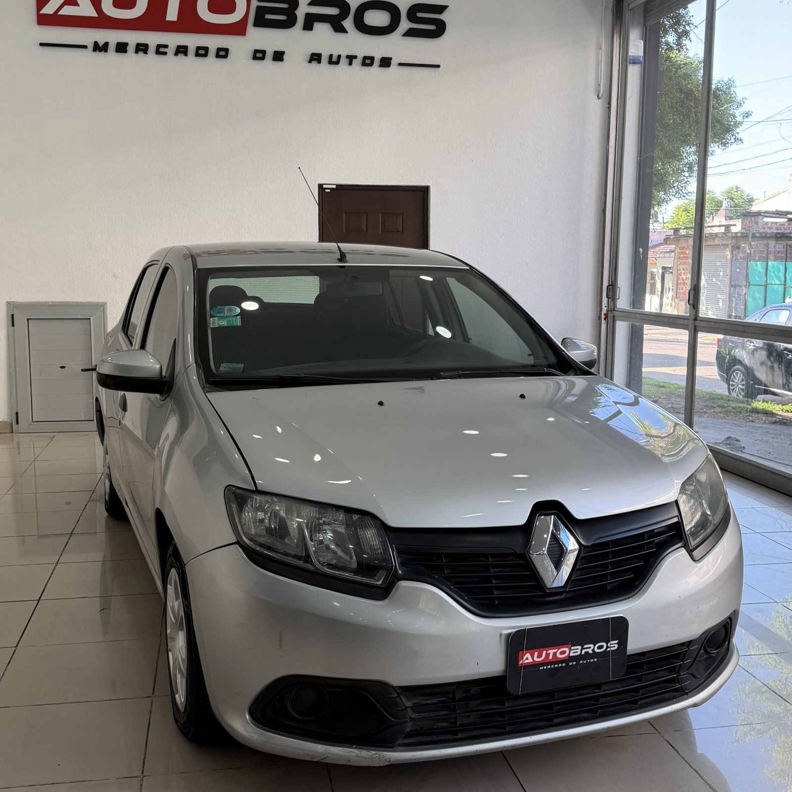 Miniatura 2 de RENAULT LOGAN 1.6 AUTHENTIQUE - GNC 2014