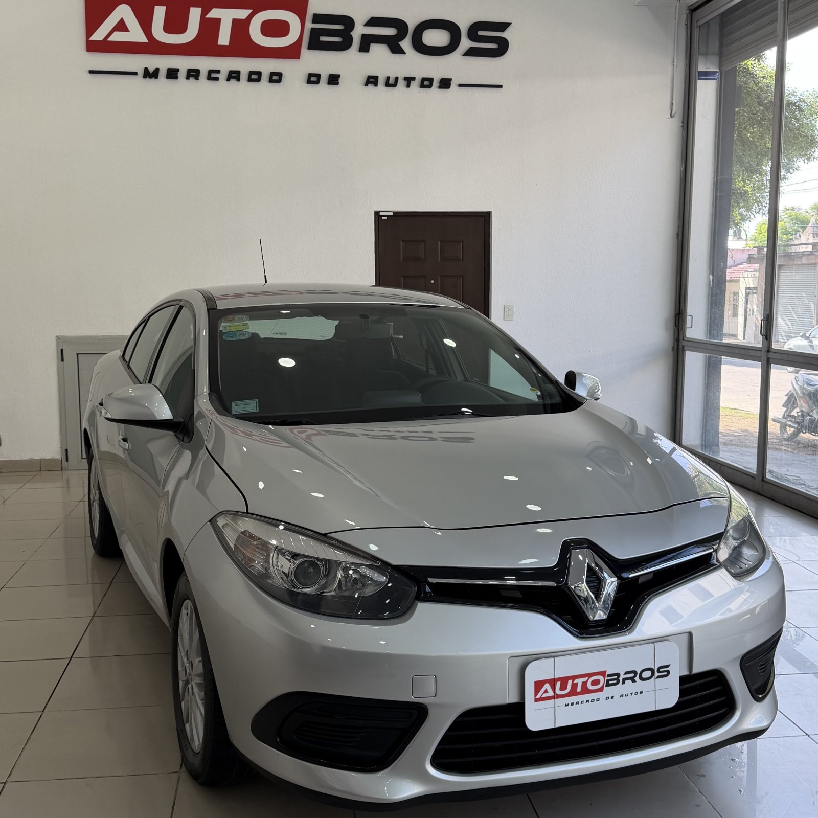 Miniatura 2 de RENAULT FLUENCE 1.6 AUTHENTIQUE GNC 2018