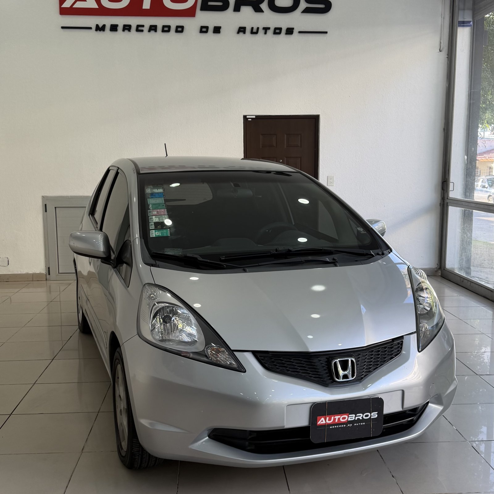 Miniatura 2 de HONDA FIT LX 1.4 2010