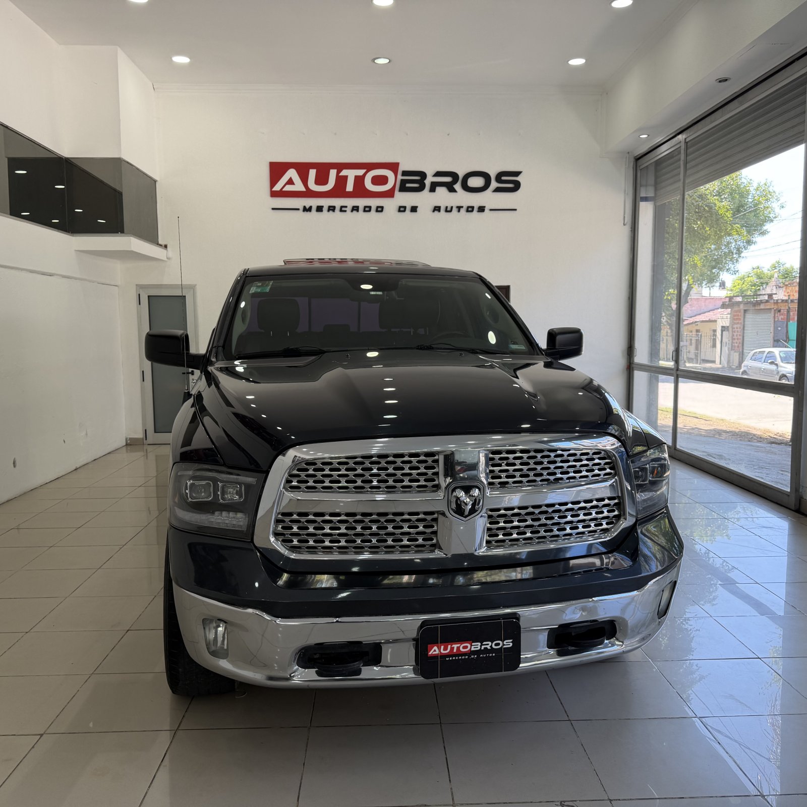Miniatura 2 de RAM 1500 LARAMIE 2016