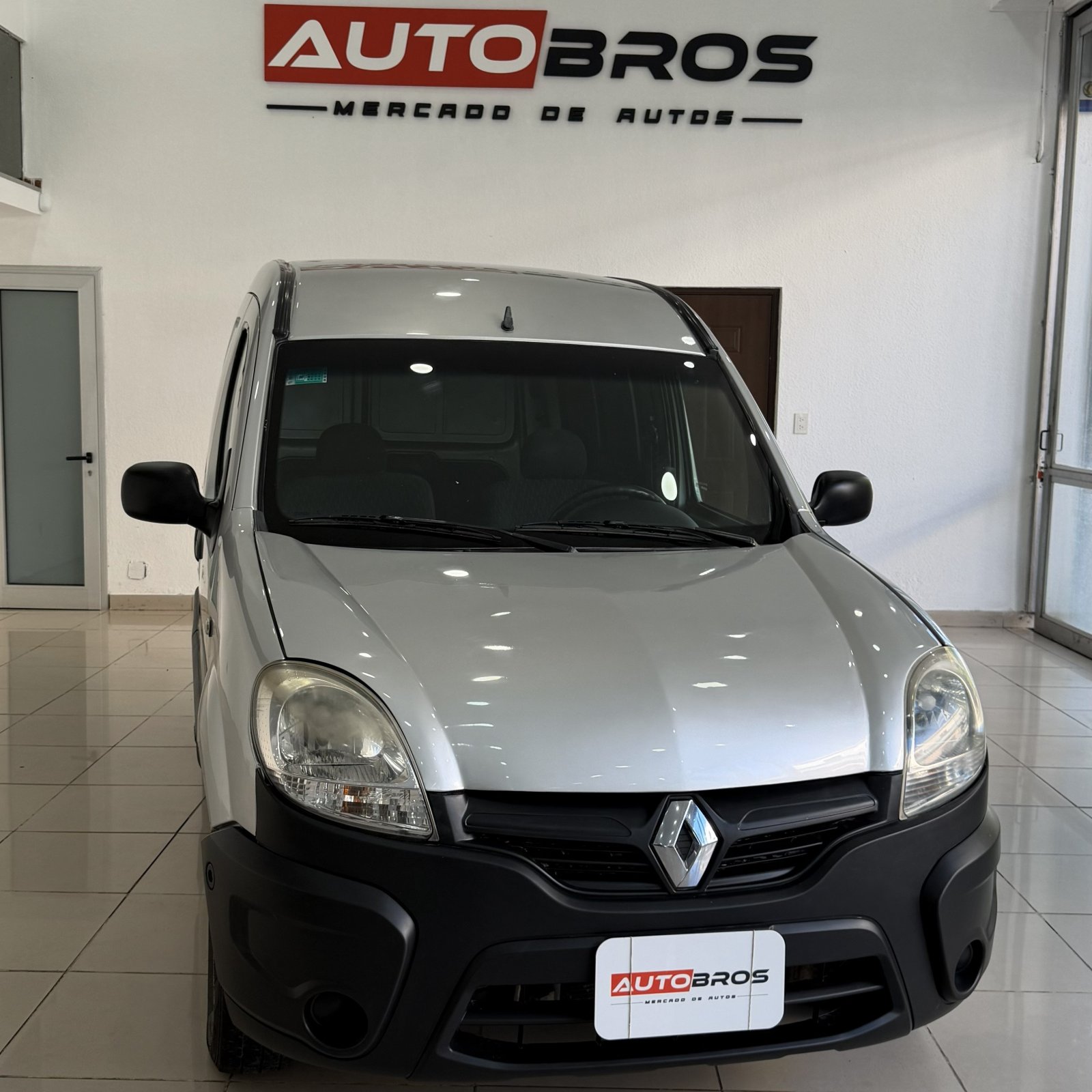 Miniatura 1 de RENAULT KANGOO 1.6 COMFORT 2015