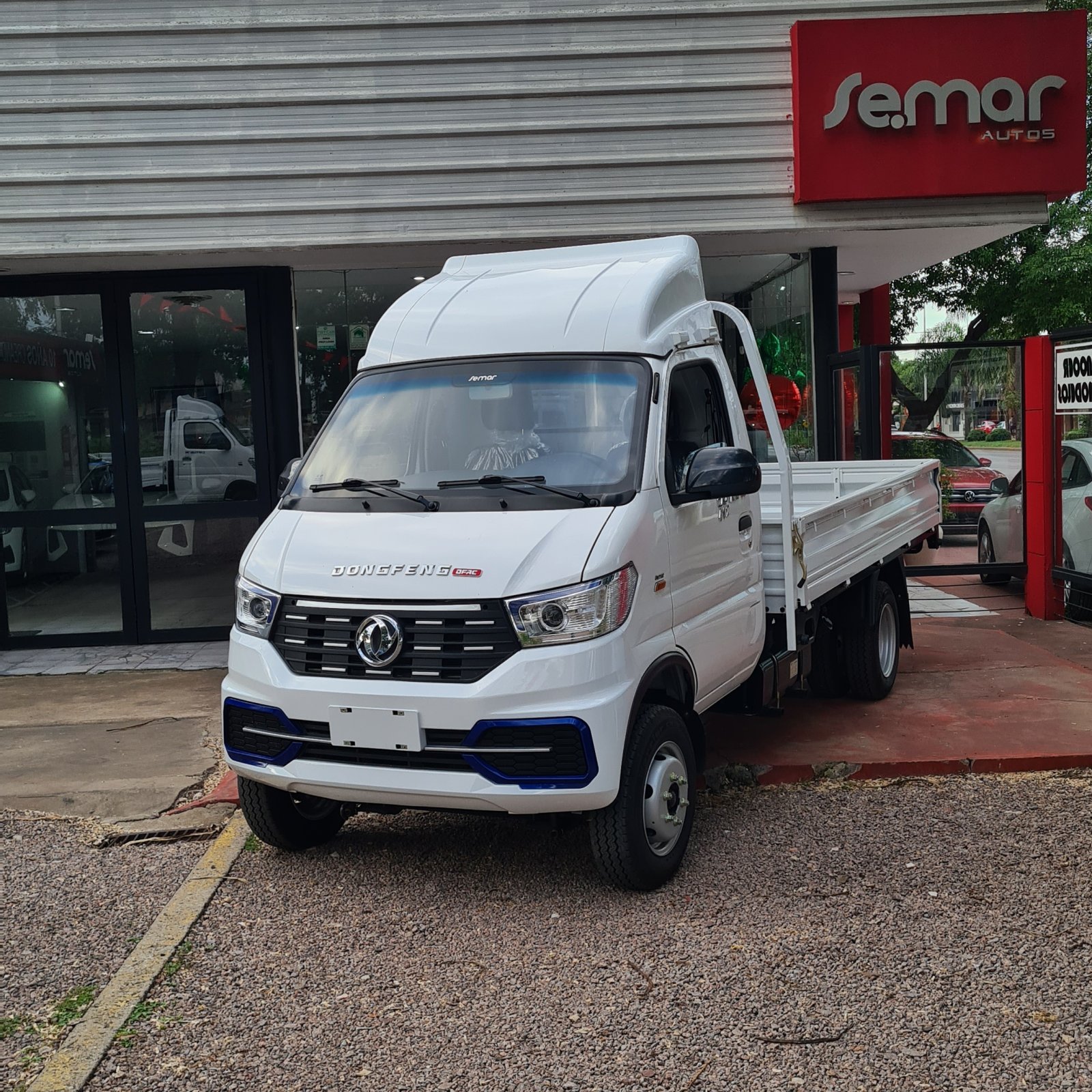 Miniatura 1 de DONG FENG CAPTAIN 412 DUAL 1.6 2025