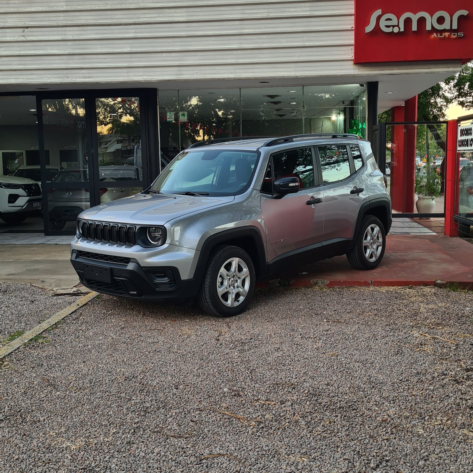 Miniatura 2 de JEEP RENEGADE SPORT 1.8 2024
