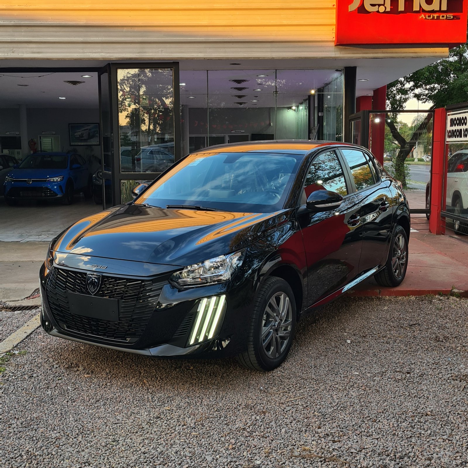 Miniatura 2 de PEUGEOT 208 ALLURE AT 1.6 2026