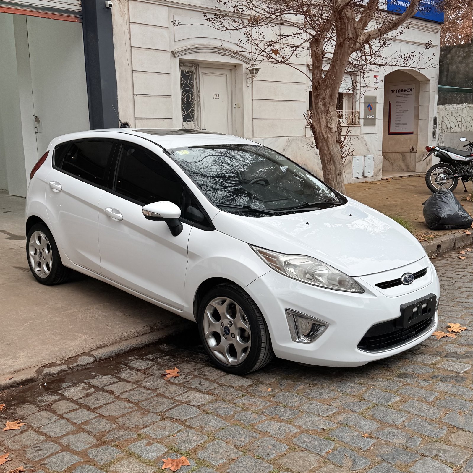 Miniatura 4 de FORD FIESTA KINETIC DESIGN TITANIUM 2012