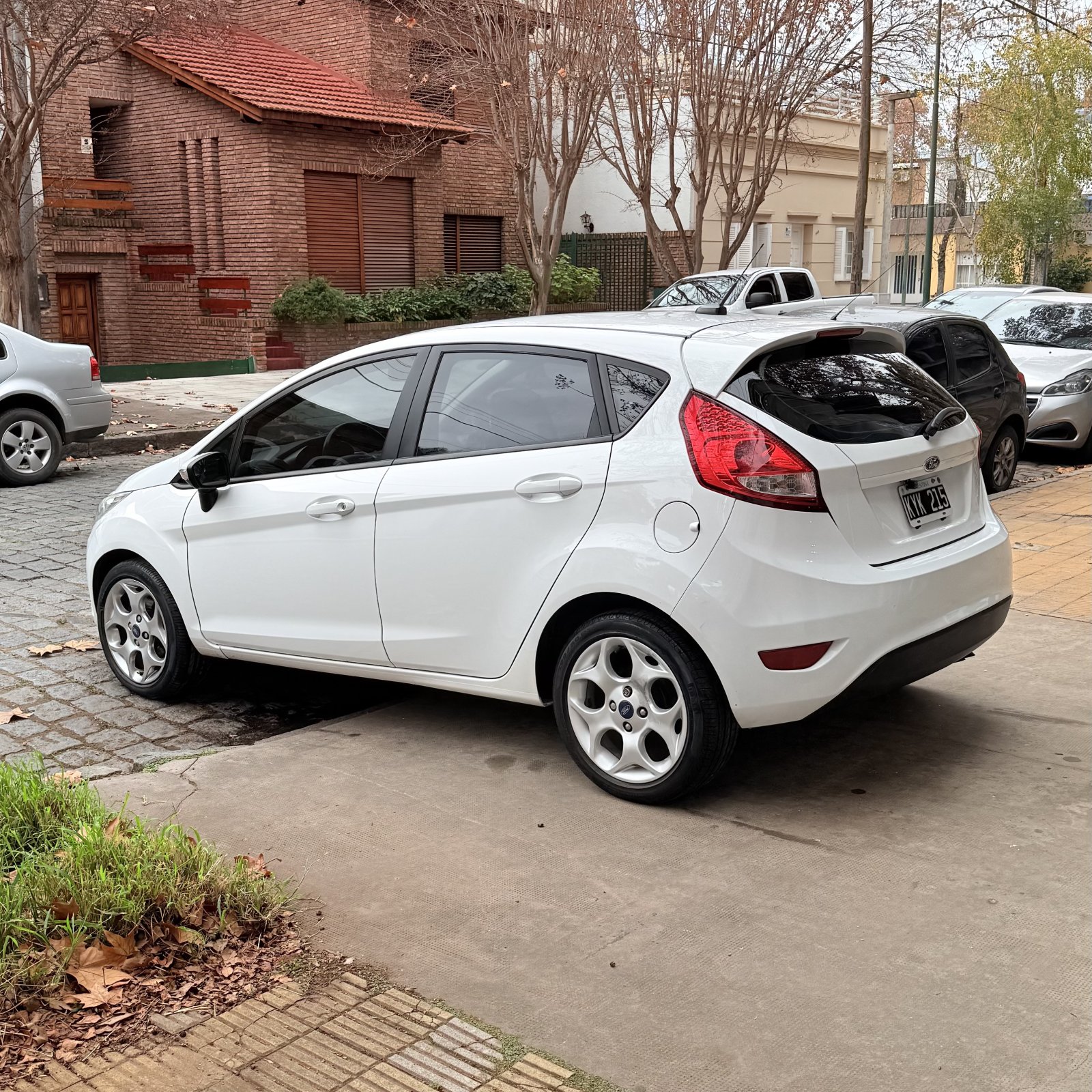 Miniatura 6 de FORD FIESTA KINETIC DESIGN TITANIUM 2012