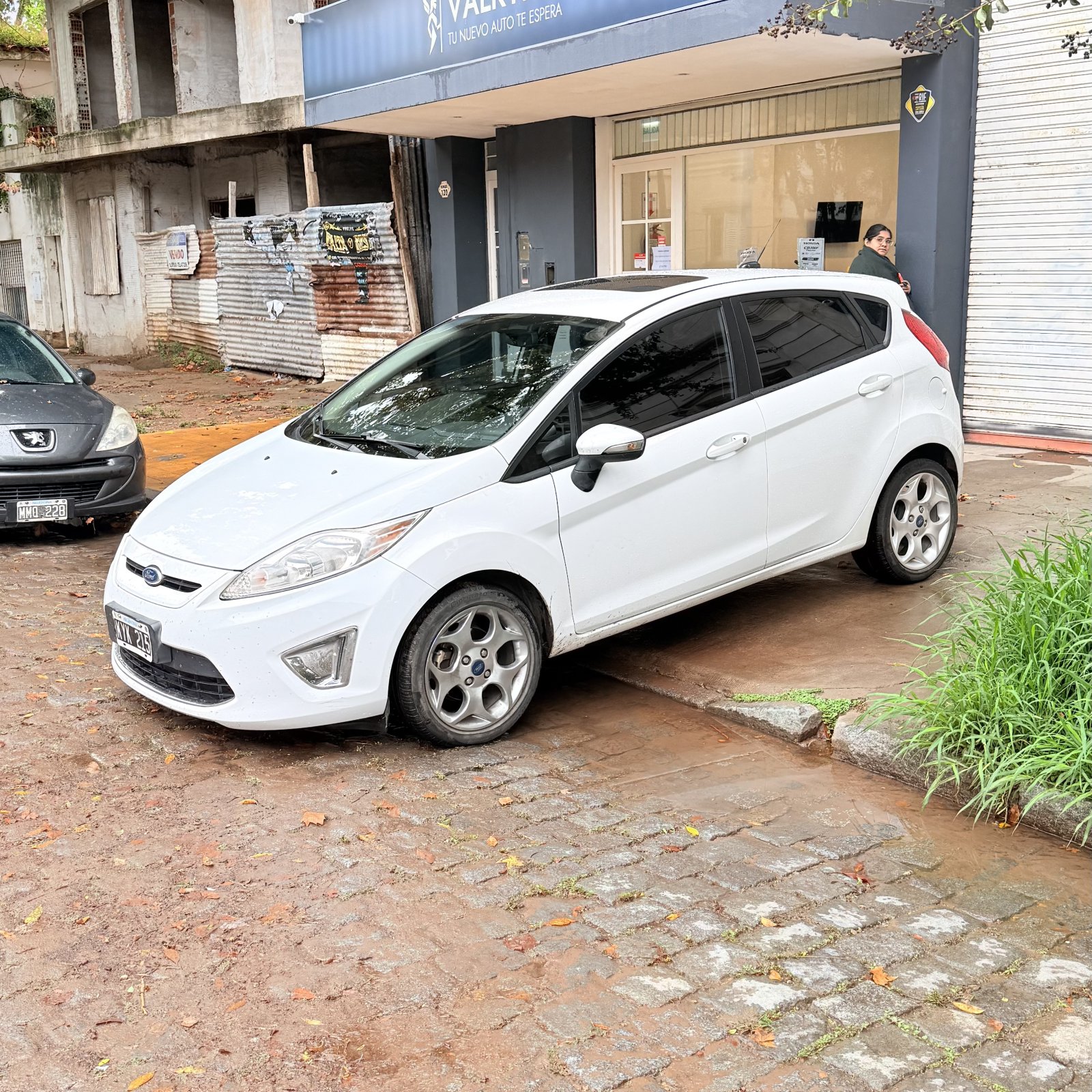 Miniatura 2 de FORD FIESTA KINETIC DESIGN TITANIUM 2012