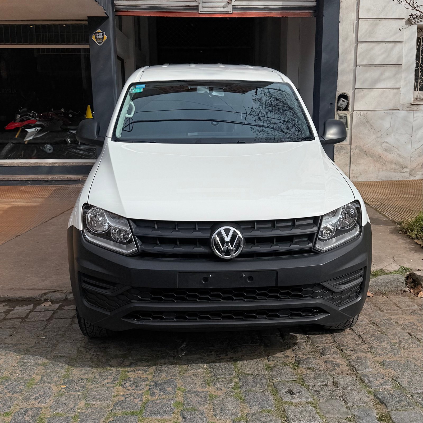 Miniatura 3 de VOLKSWAGEN AMAROK TRENDLINE 4X2 2.0L TDI 140CV 2023