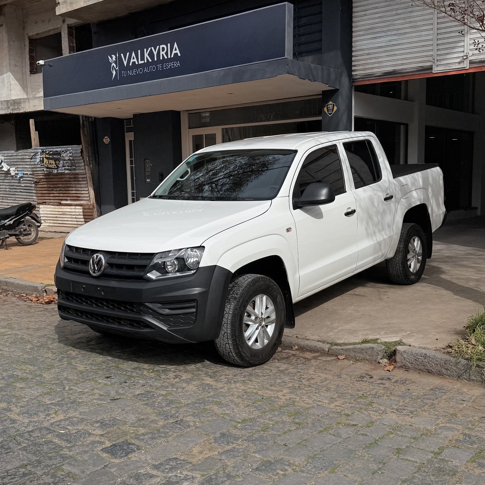 Miniatura 2 de VOLKSWAGEN AMAROK TRENDLINE 4X2 2.0L TDI 140CV 2023