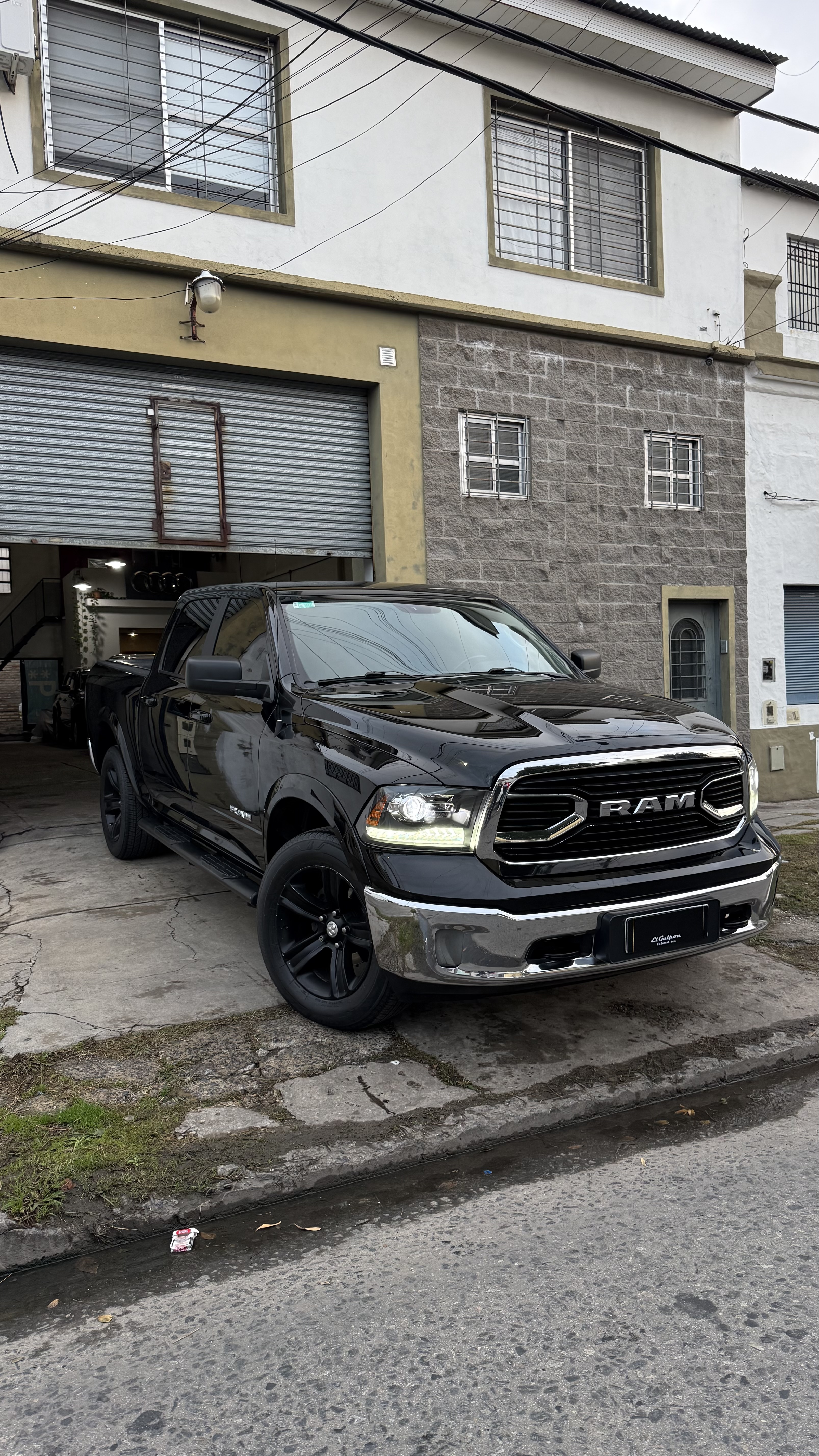 RAM 1500 V8 4X4