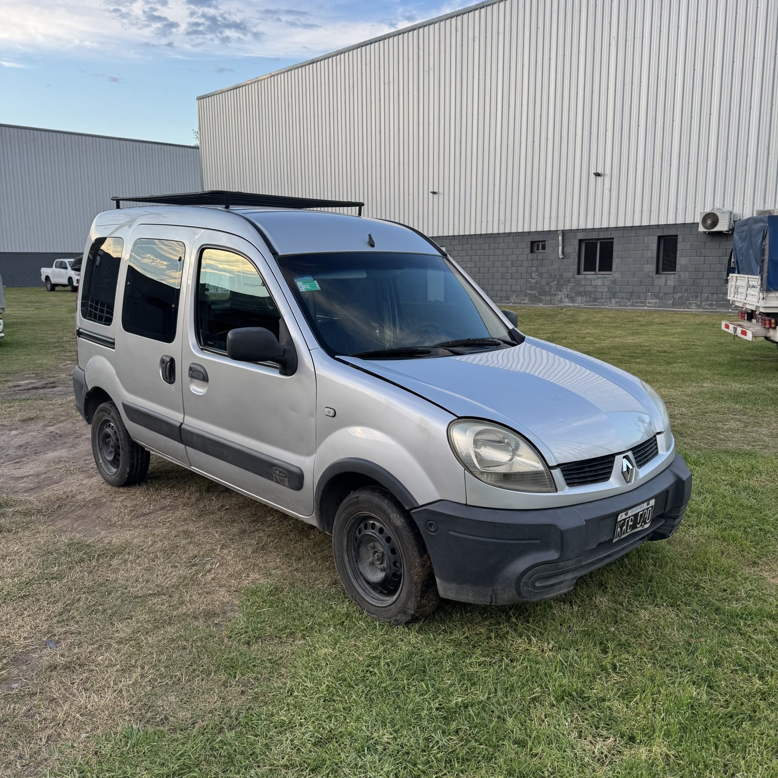 Miniatura 2 de RENAULT KANGOO 1.6 AUTHENTIQUE PLUS VIDRIADA NAFTA 2012