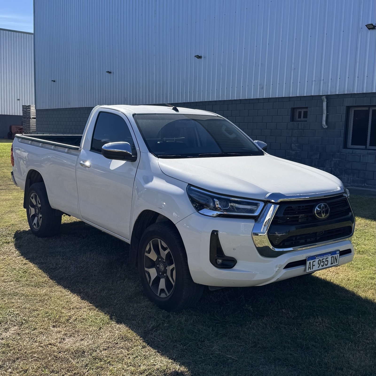 Miniatura 2 de TOYOTA HILUX DX 2.4 CABINA SIMPLE 4X4 2023