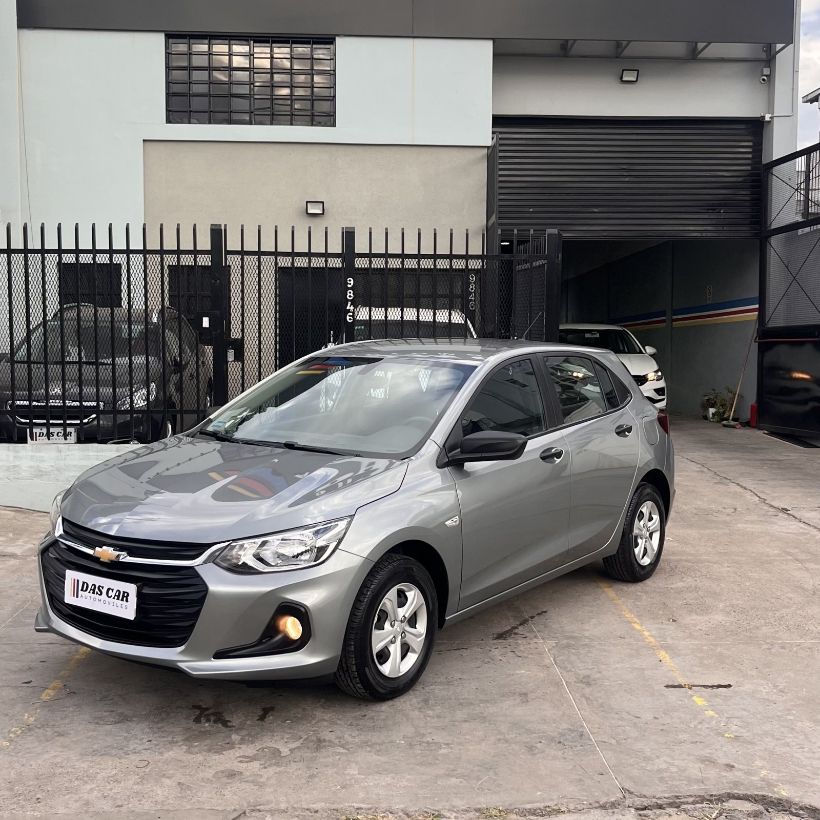 Miniatura 2 de CHEVROLET ONIX 1.2 LS MT 2024
