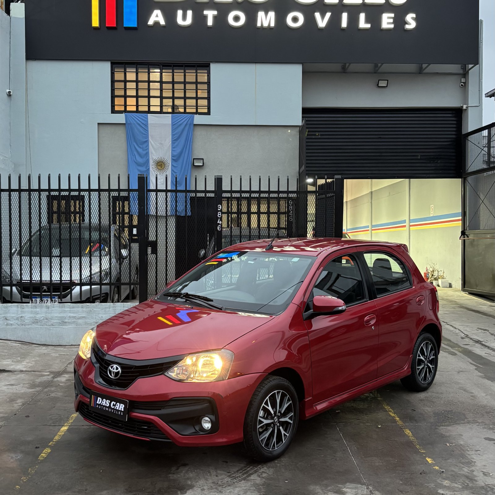 Miniatura 2 de TOYOTA ETIOS XLS 1.5 MT 2023