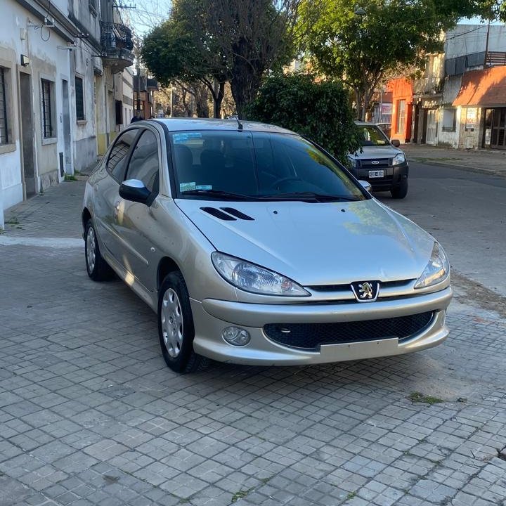 Miniatura 2 de PEUGEOT 206 1.6 NAFTA  VERSIÓN PREMIUM 2008