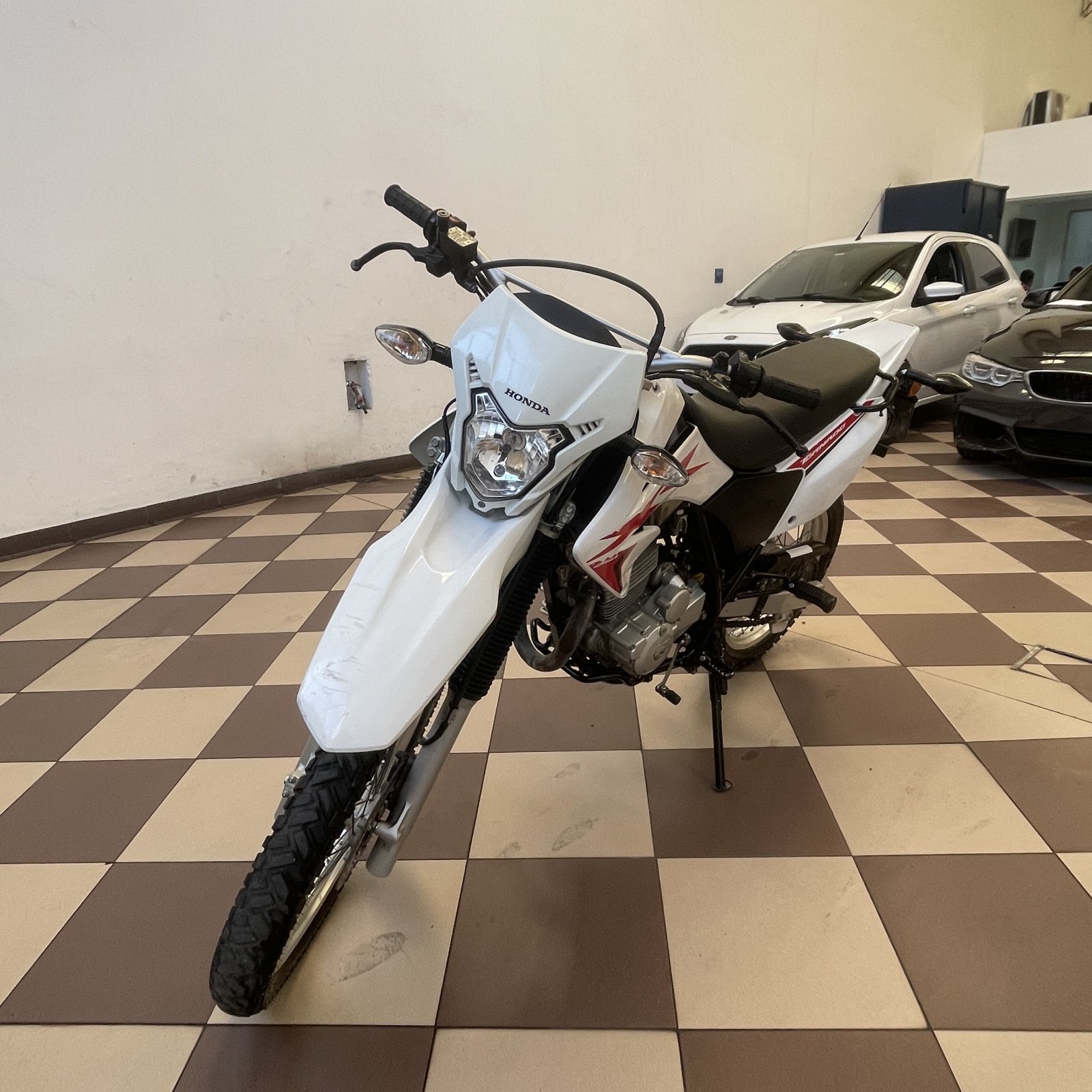 Miniatura 2 de HONDA TORNADO XR 250 2024