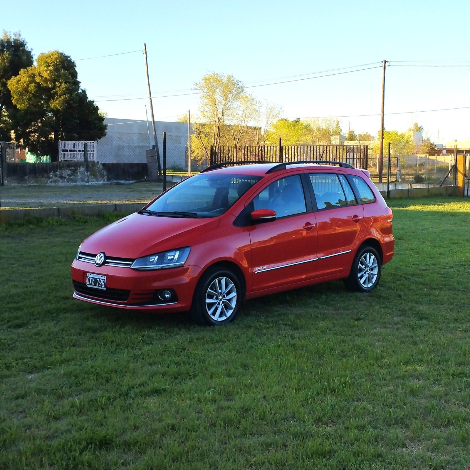 VOLKSWAGEN SURAN