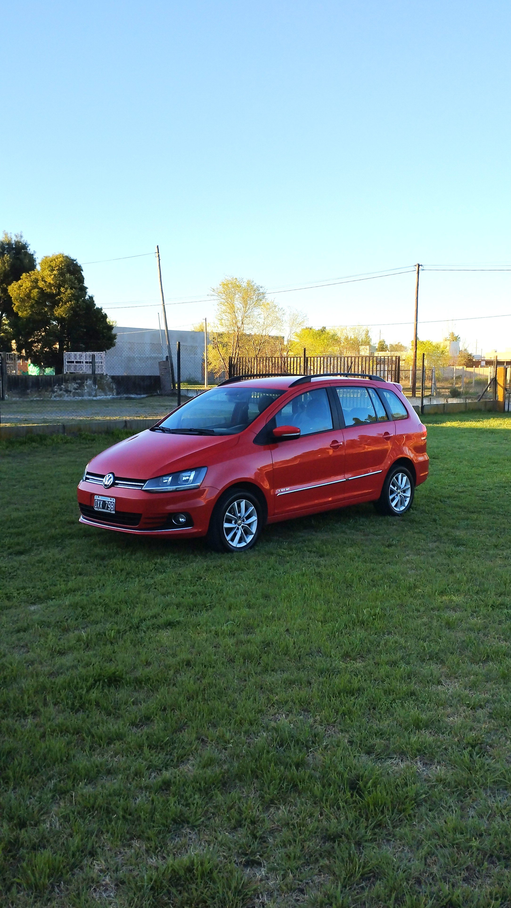 Miniatura 2 de VOLKSWAGEN SURAN HIGHLINE 1.6 2015