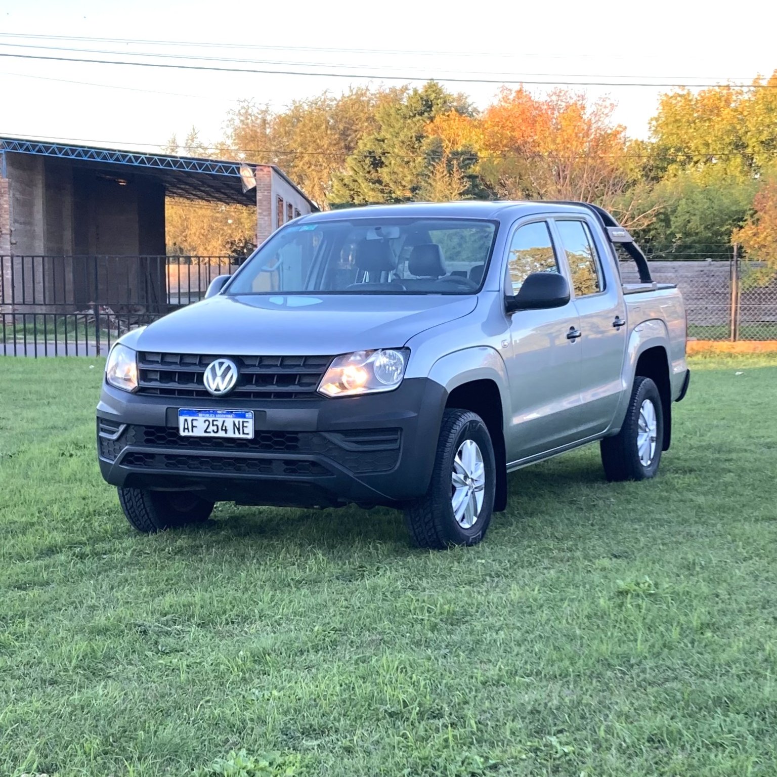 Miniatura 2 de VOLKSWAGEN AMAROK TRENDLINE 4X2 140 HP 2022