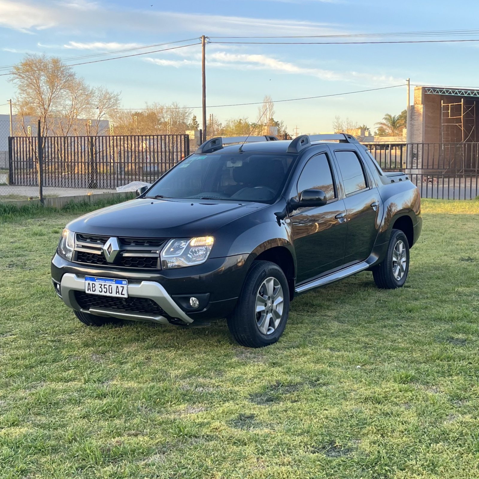 Miniatura 2 de RENAULT DUSTER OROCH 2.0 PRIVILEGE 4X2 6M/T 2017