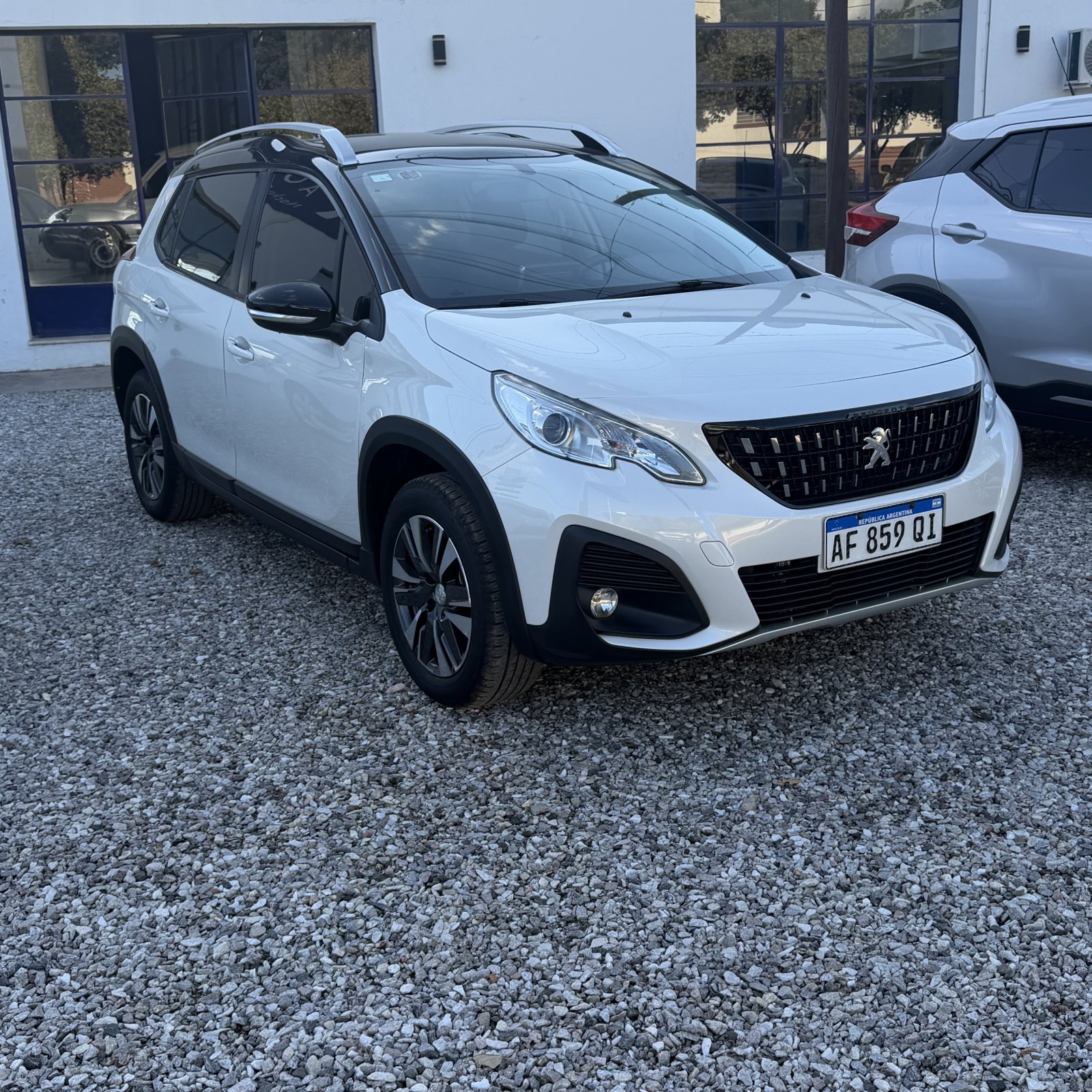 Miniatura 2 de PEUGEOT 2008 FELINE 1.6 2023