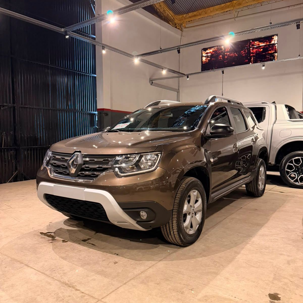 Miniatura 2 de RENAULT DUSTER INTENSE AT 2023