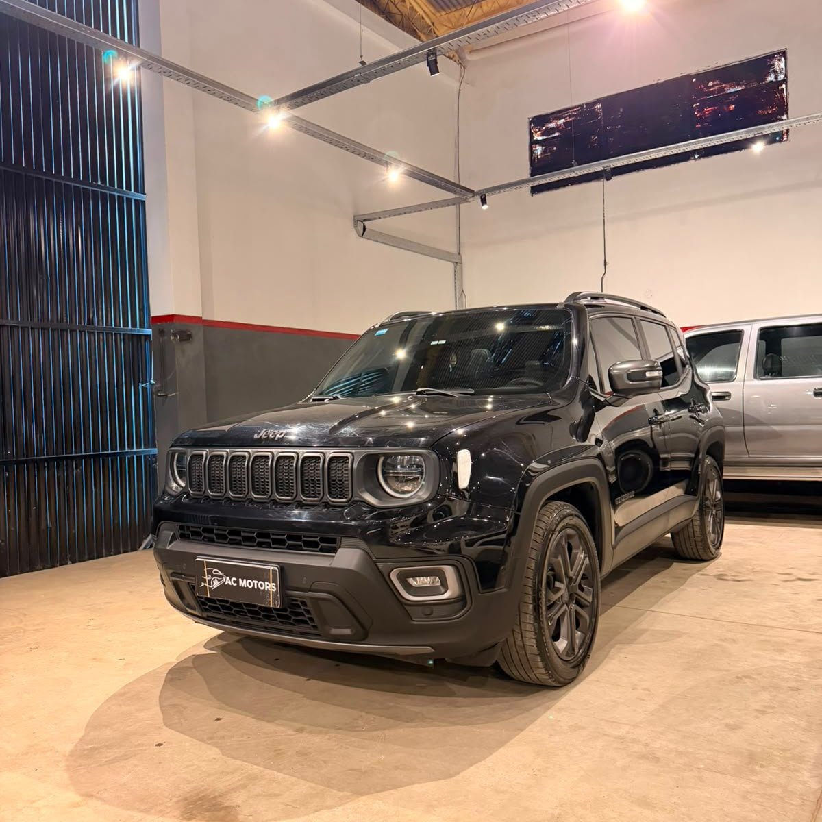 Miniatura 2 de JEEP RENEGADE SERIE S 2025